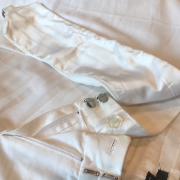BCBGMaxAzria white flared pants with tuxedo band. - Picture 4 of 4